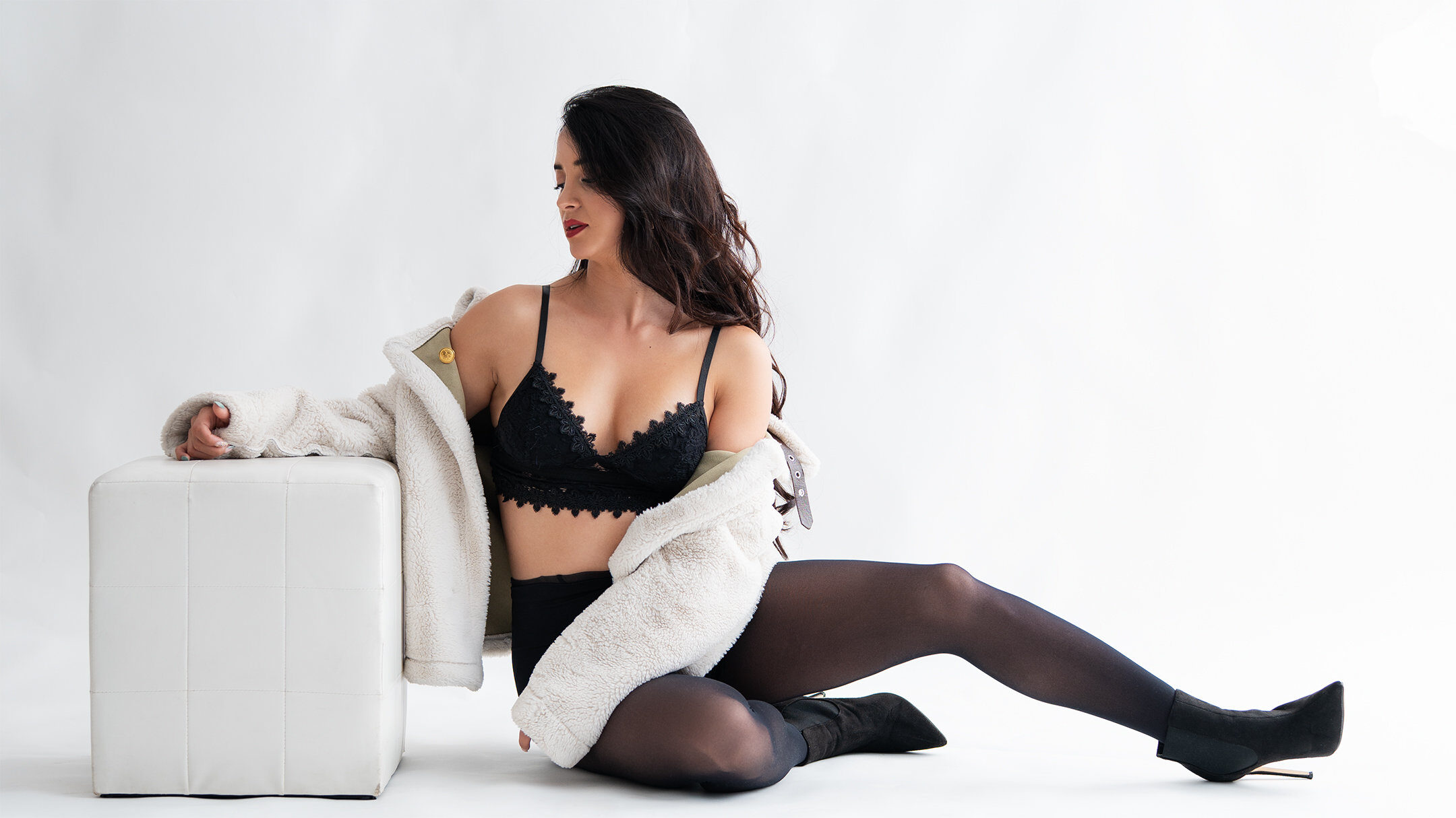 Studio fashion — wide format