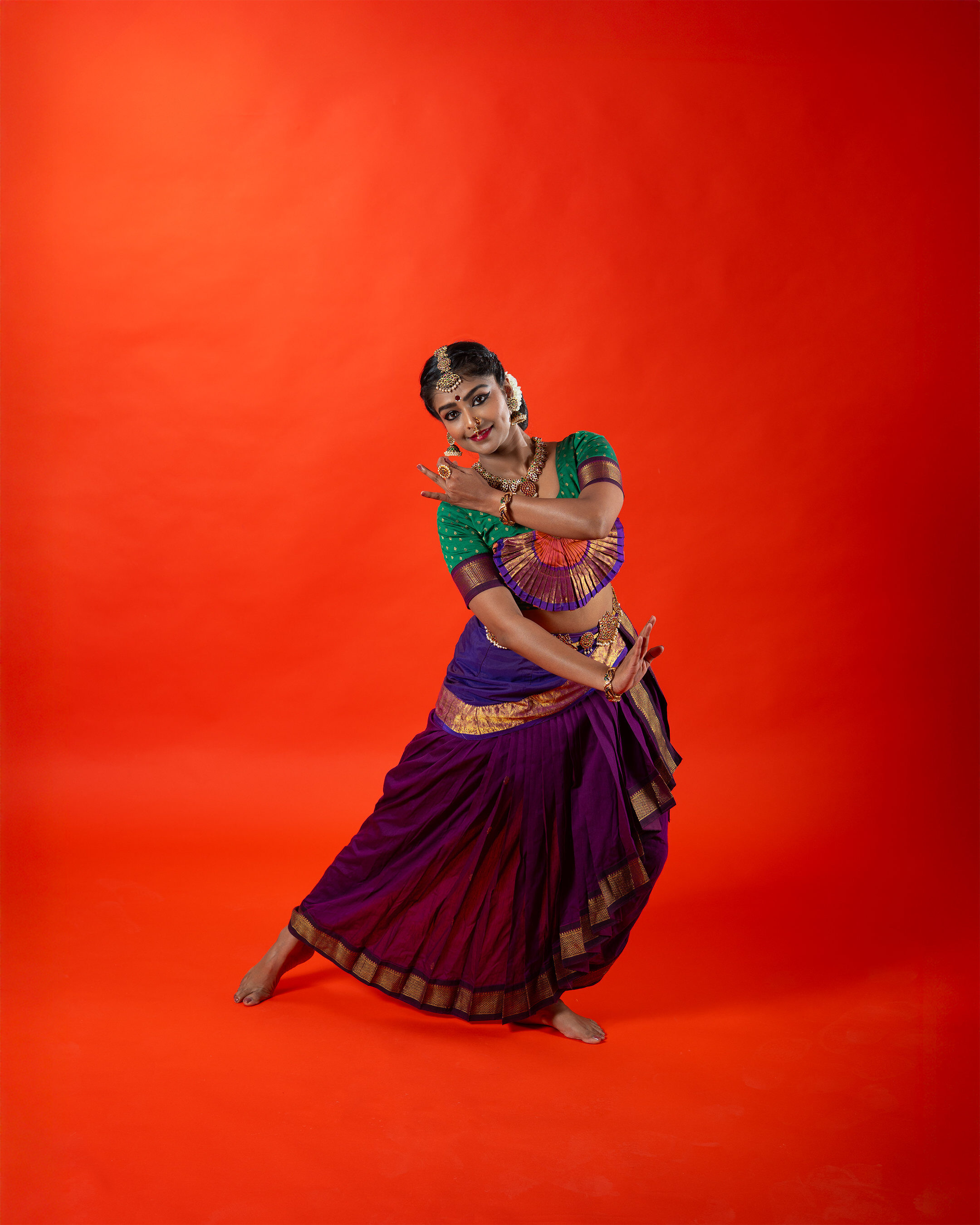 Classical dancer — Bharatanatyam full length on red